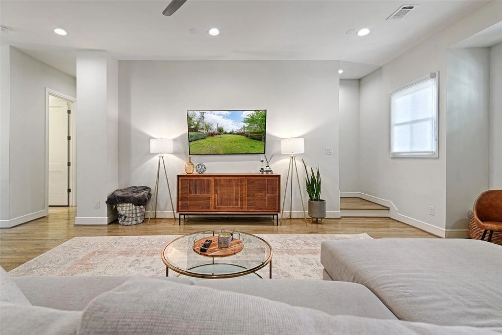 5089 Gaston Avenue 1002, Dallas