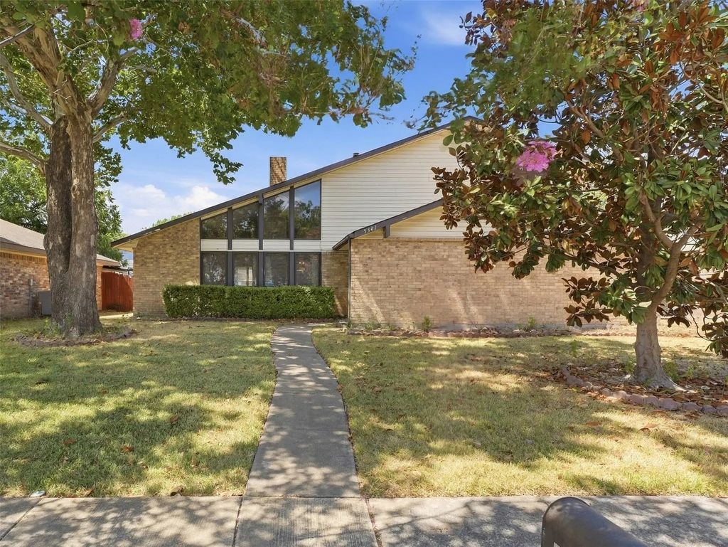 5301 Sarasota Drive, Garland
