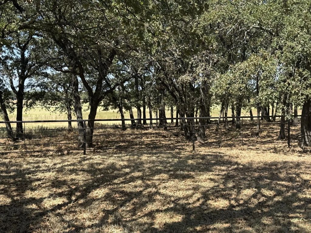 986 County Road 1785, Sunset