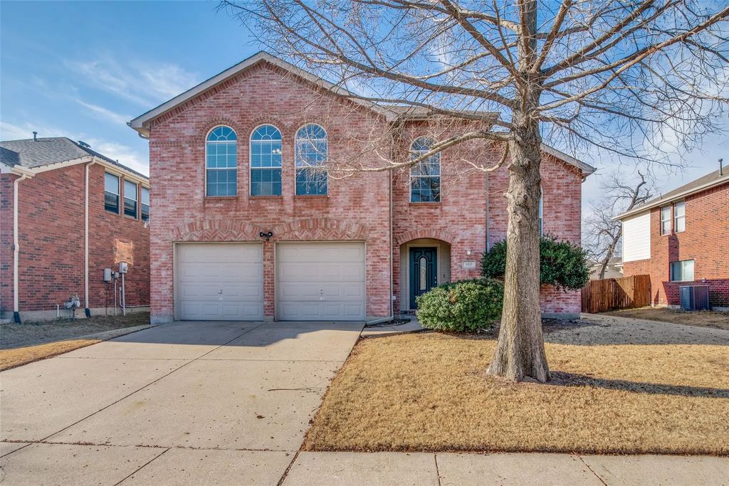 103 Bowie Street, Forney