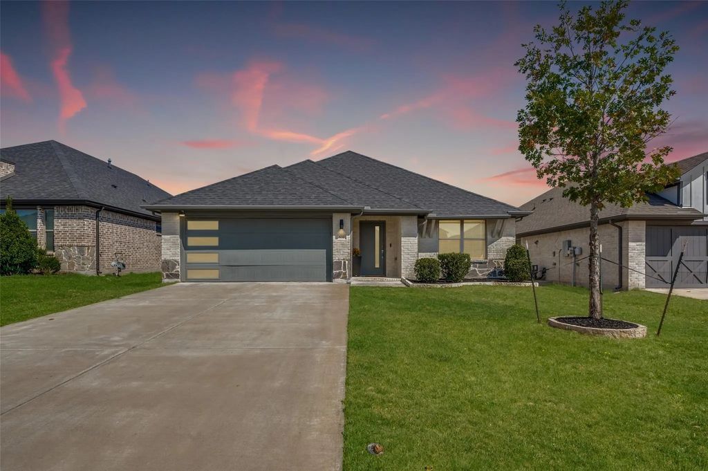 632 Cherry Hills Road, Red Oak
