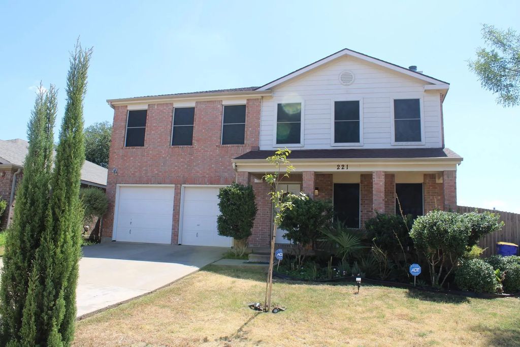 221 Pinecrest, Seagoville