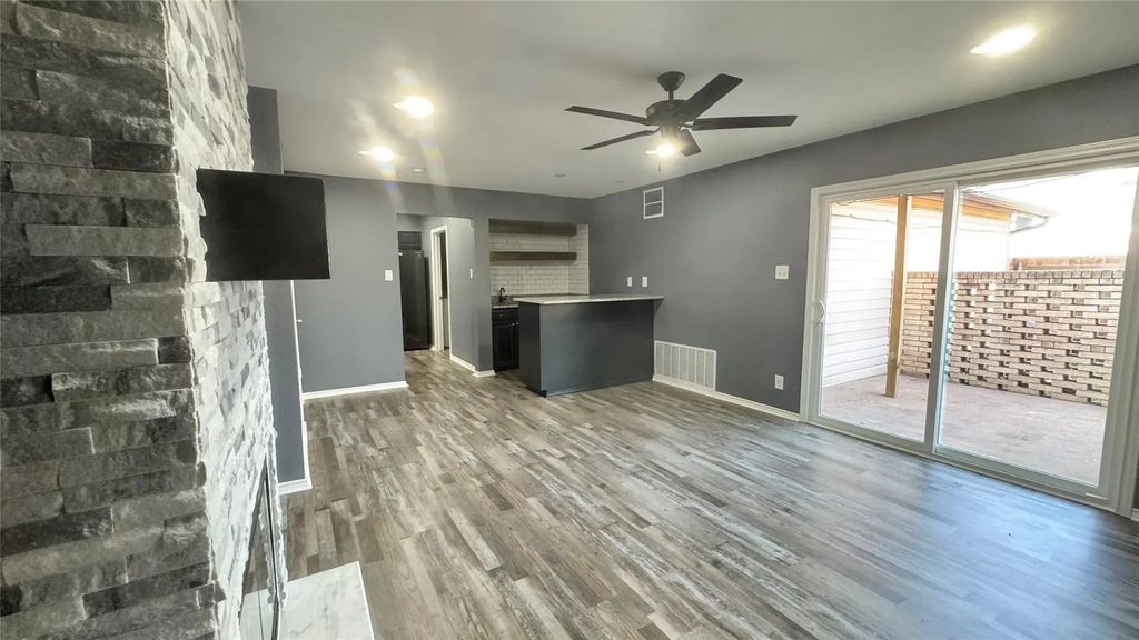 2314 Garden Park Court, Arlington