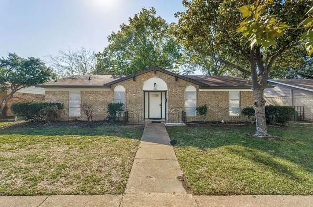 1606 Travis Street, Garland