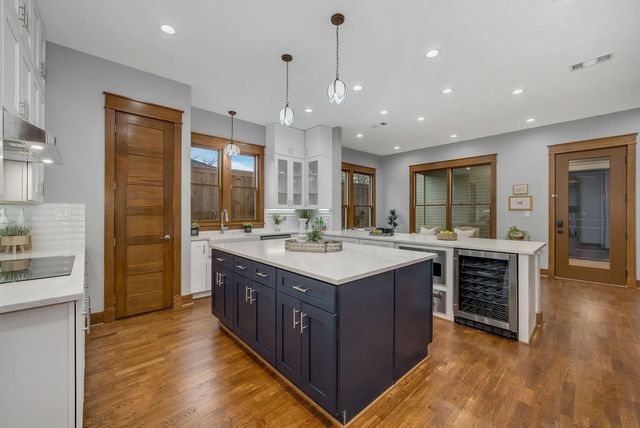 6045 Velasco Avenue, Dallas