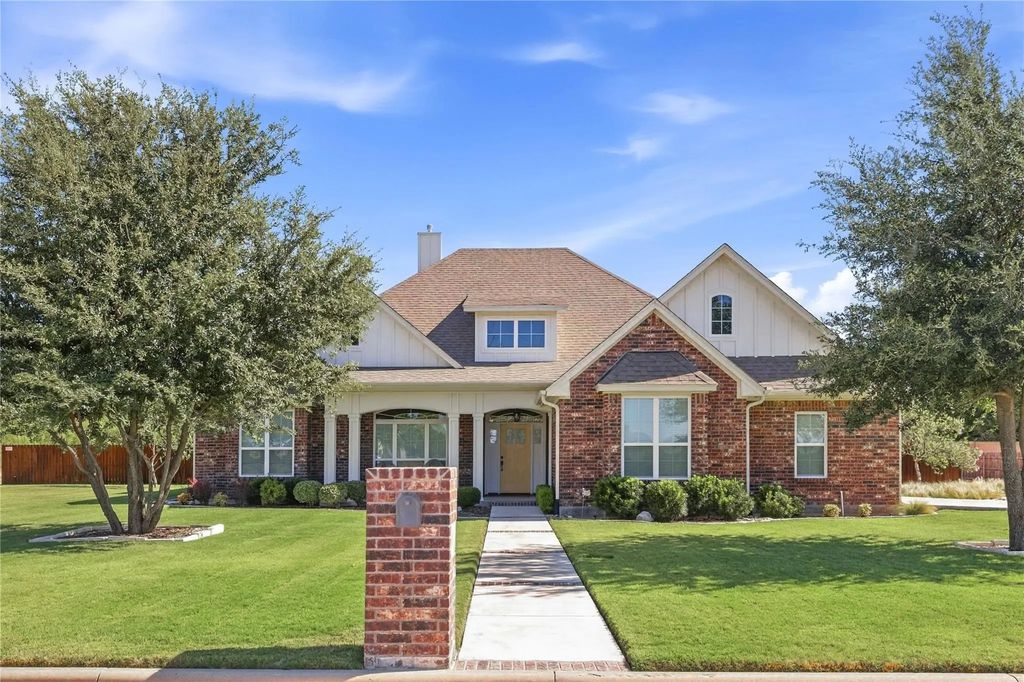 1800 Shaw Drive, Brownwood
