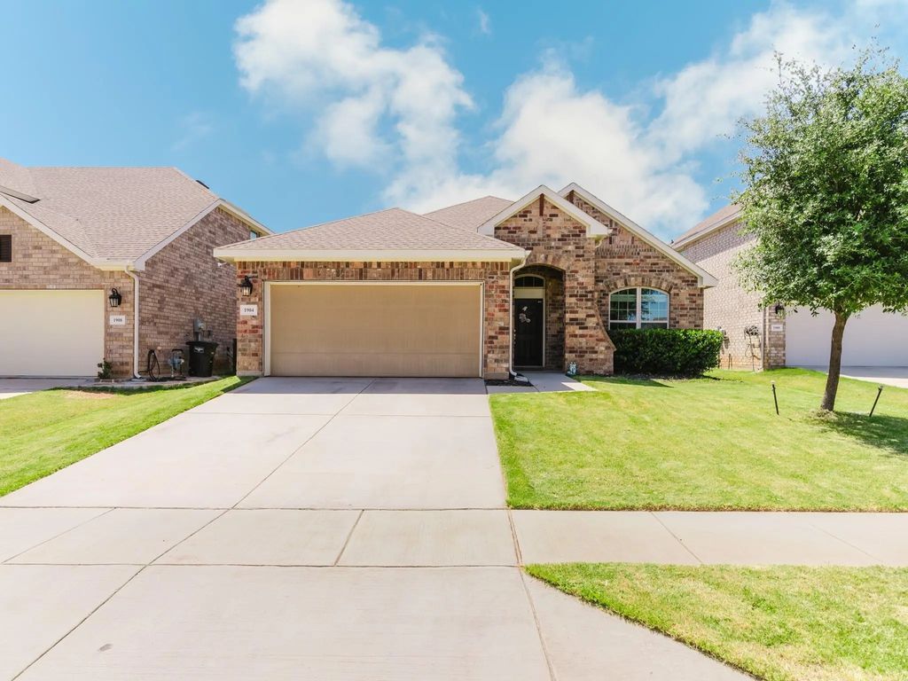 1904 Highlander Court, Fort Worth