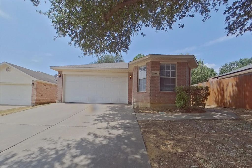 7548 Ashcroft Circle, Fort Worth