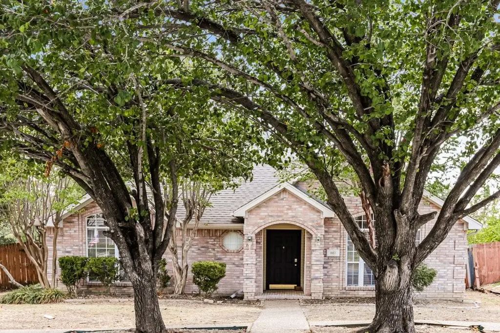 863 Sonora Lane, Grand Prairie
