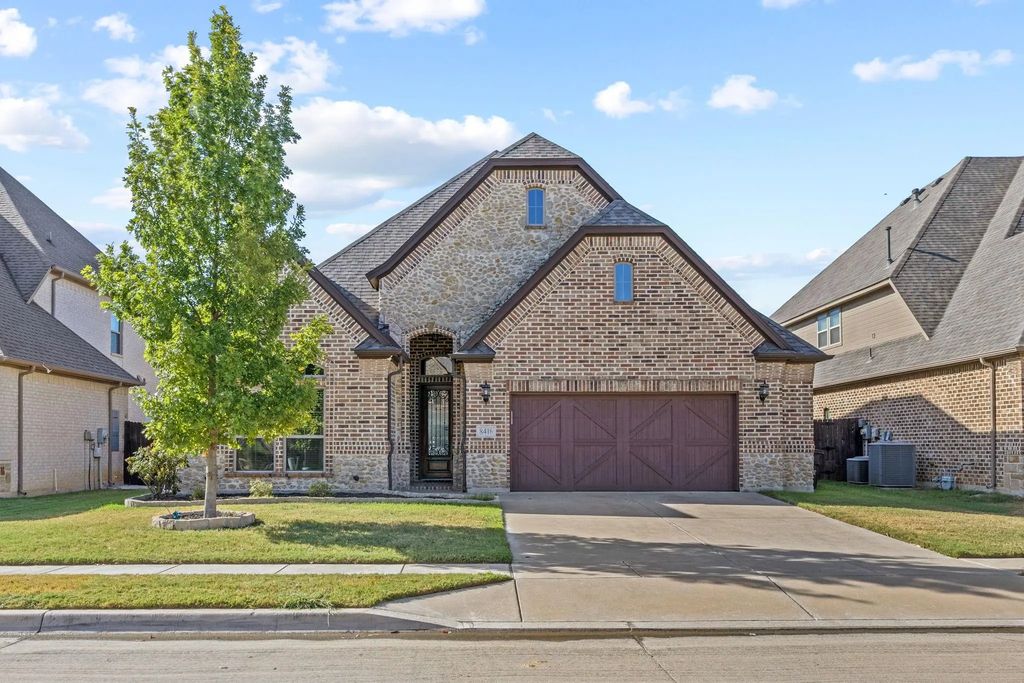 8416 Sandhill Crane Drive, Fort Worth