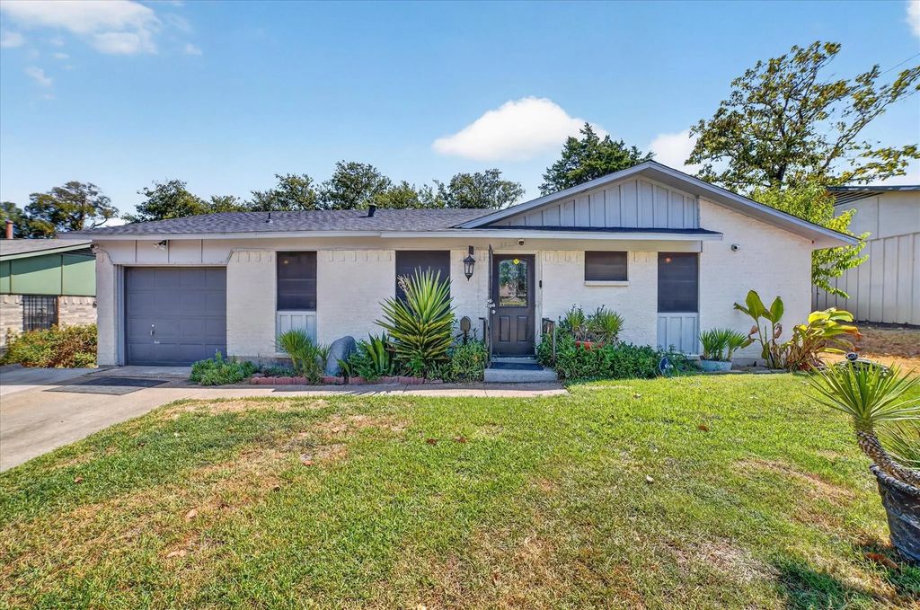 1262 Hidden Valley Drive, Dallas
