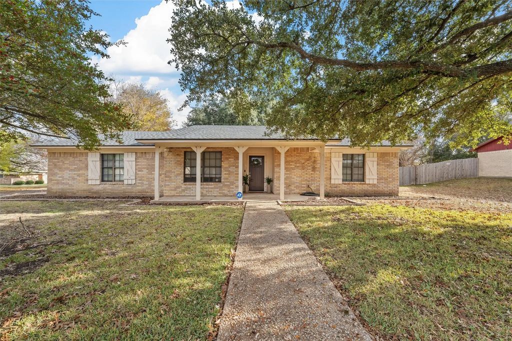 501 Aspen Incline Drive, Hewitt