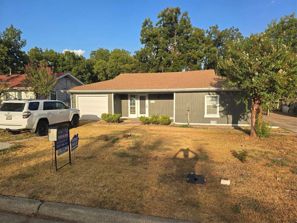 705 Vine Street, Euless
