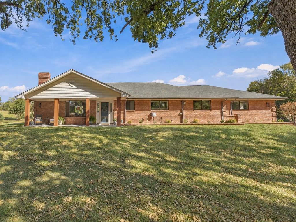 11563 State Highway 59 N, Montague