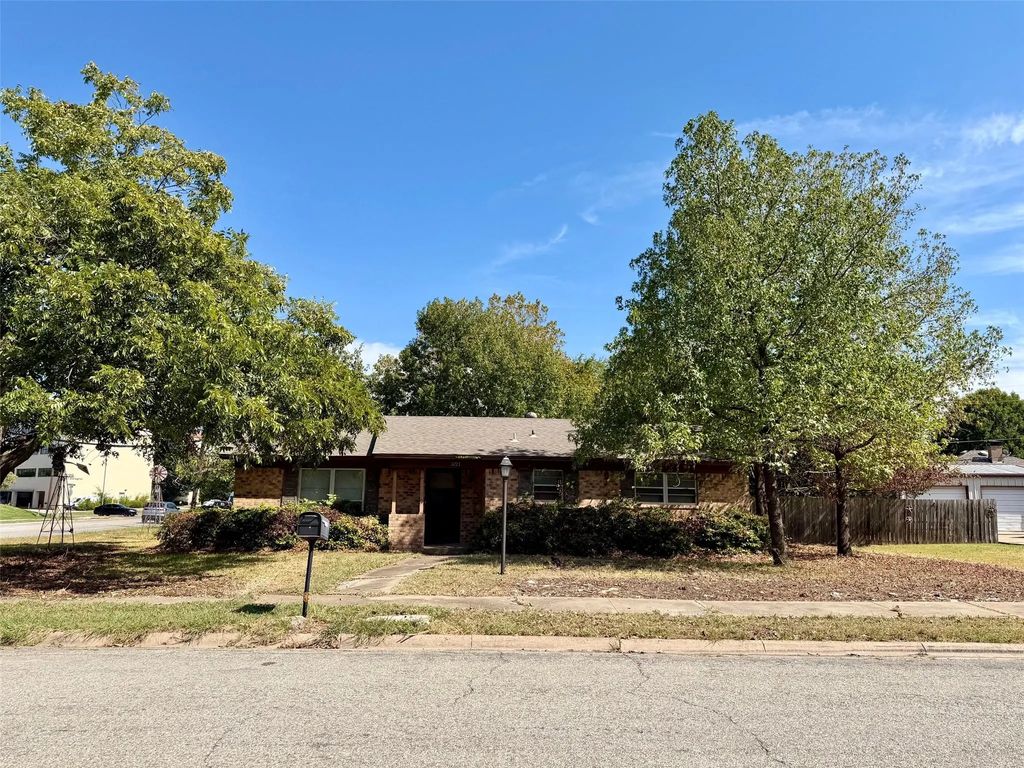 3221 Burgandy Lane, Sherman