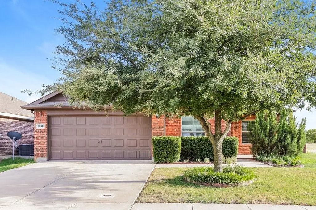 1700 Kings Glen Lane, Fort Worth
