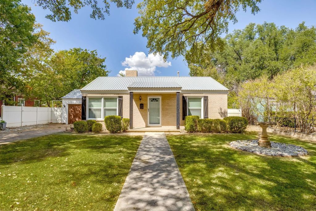 6404 Malvey Avenue, Fort Worth