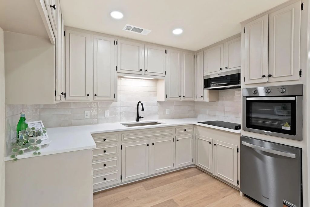 5105 Grove Street, North Richland Hills