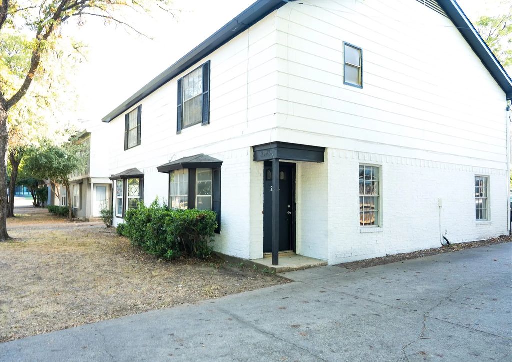 2904 S Fielder Road, Arlington