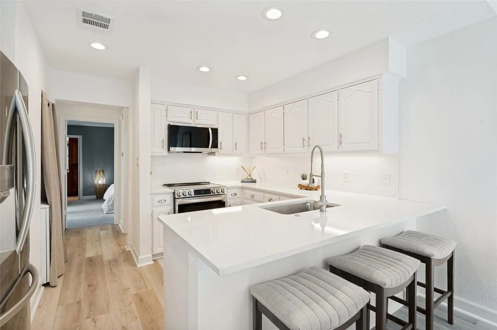 5100 Verde Valley Lane 139, Dallas