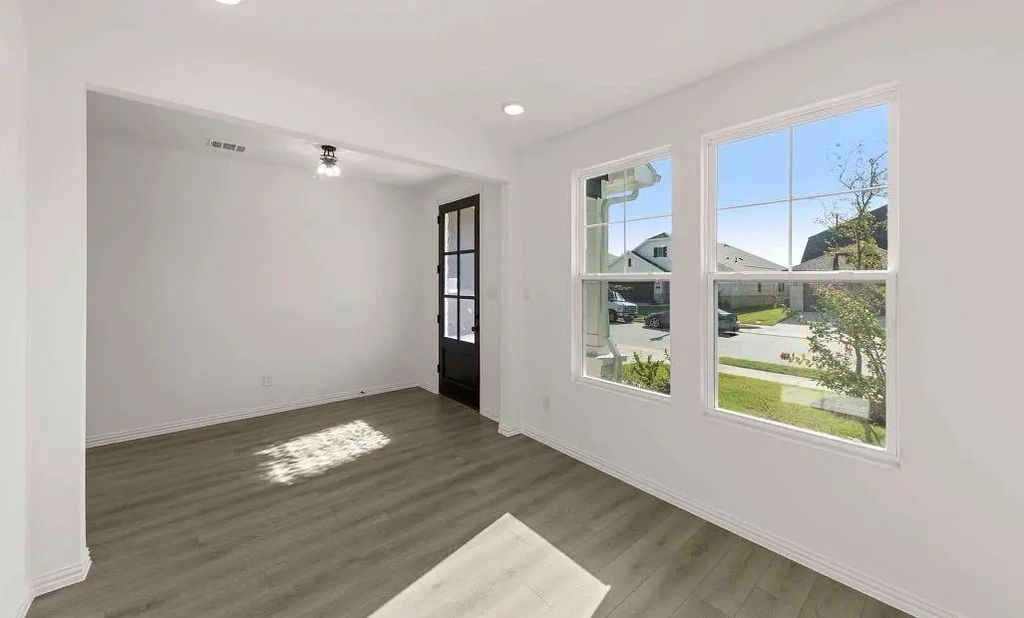 745 Waterhouse Lake Drive, Anna