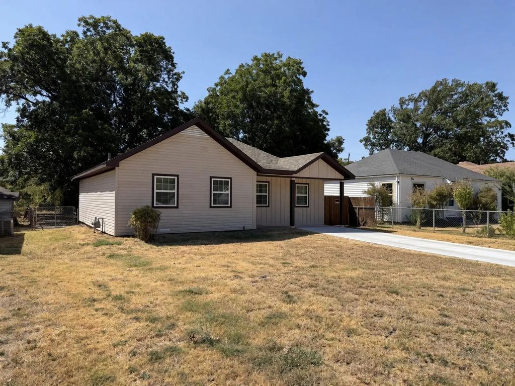 1205 Oak Street, Grand Prairie