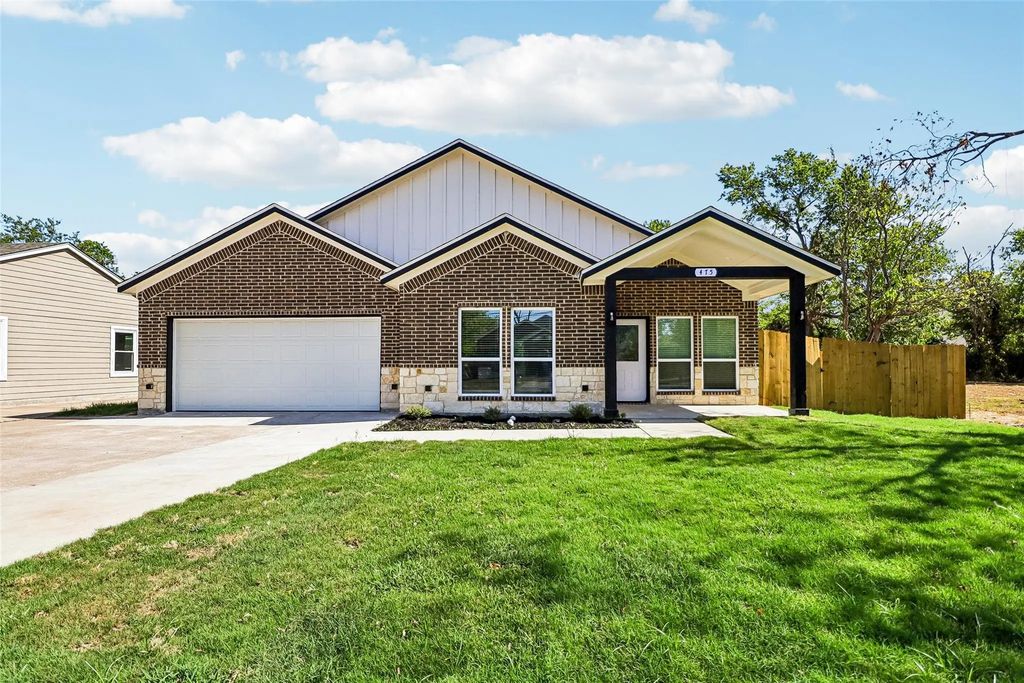 415 Thomas Street, Terrell