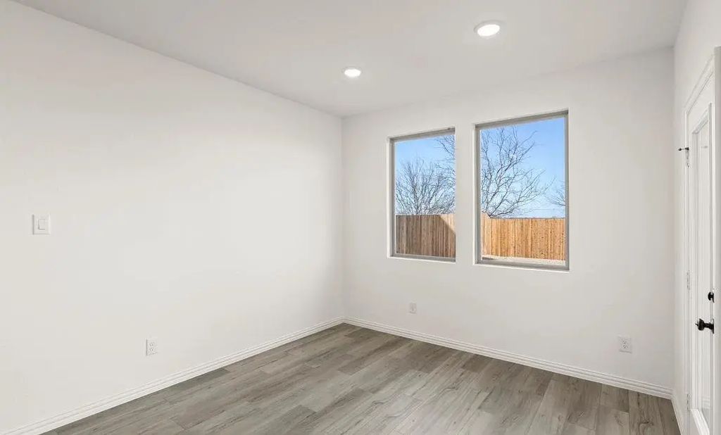 737 Waterhouse Lake Drive, Anna