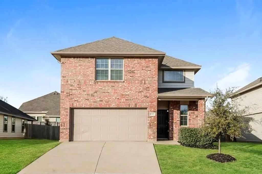 8312 Yaupon Holly Trail, Fort Worth