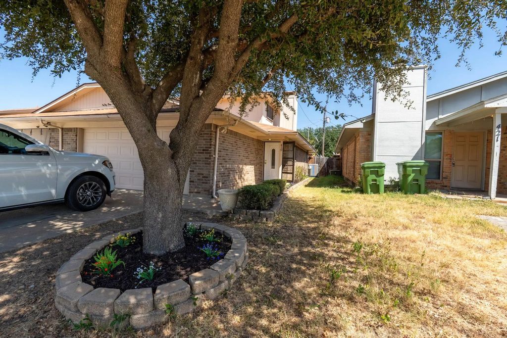 419 S Las Vegas Trail, White Settlement