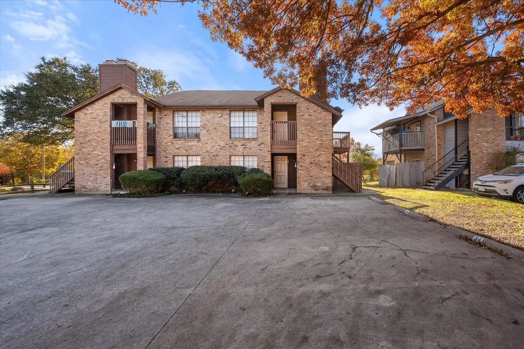 406 E Denton Drive 36, Euless