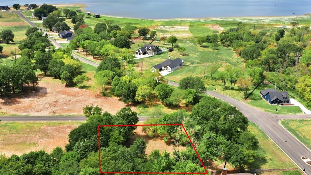 703 Clubview Drive, Mabank