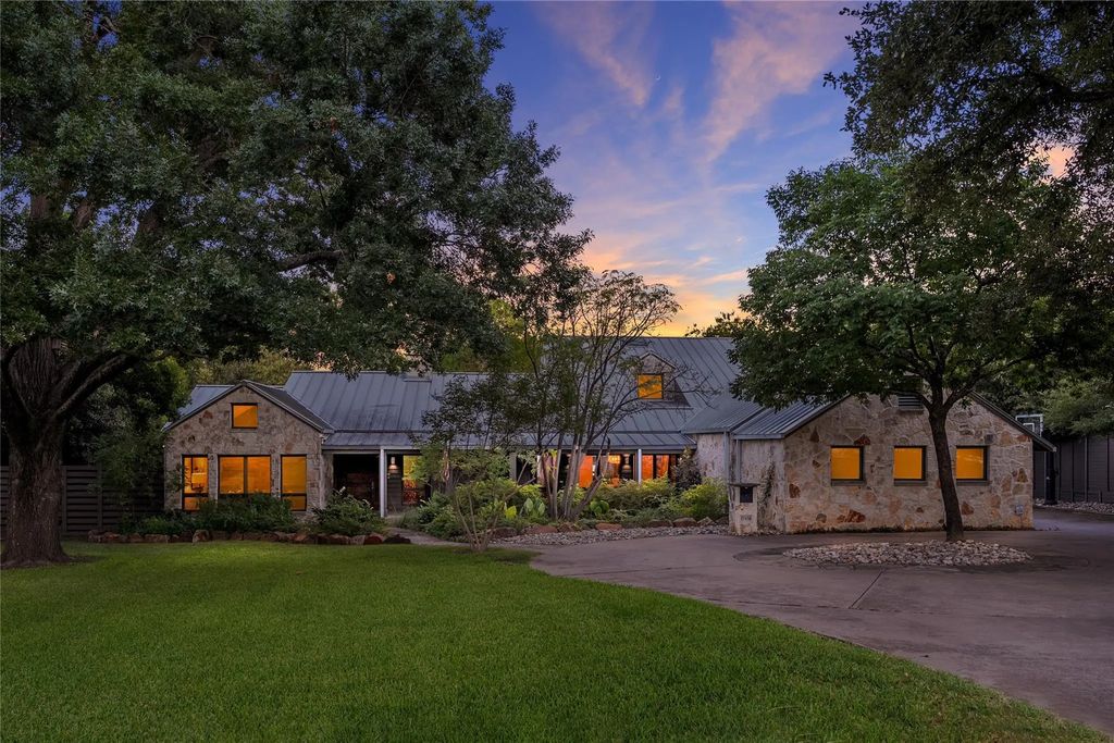 11438 E Ricks Circle, Dallas