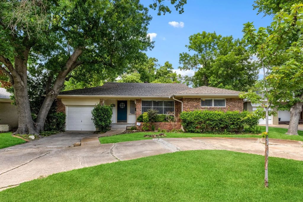 704 Downing Drive, Richardson