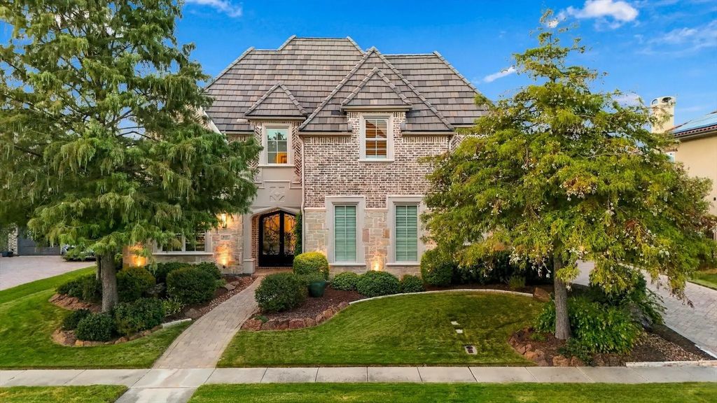 627 Lake Point Drive, Irving