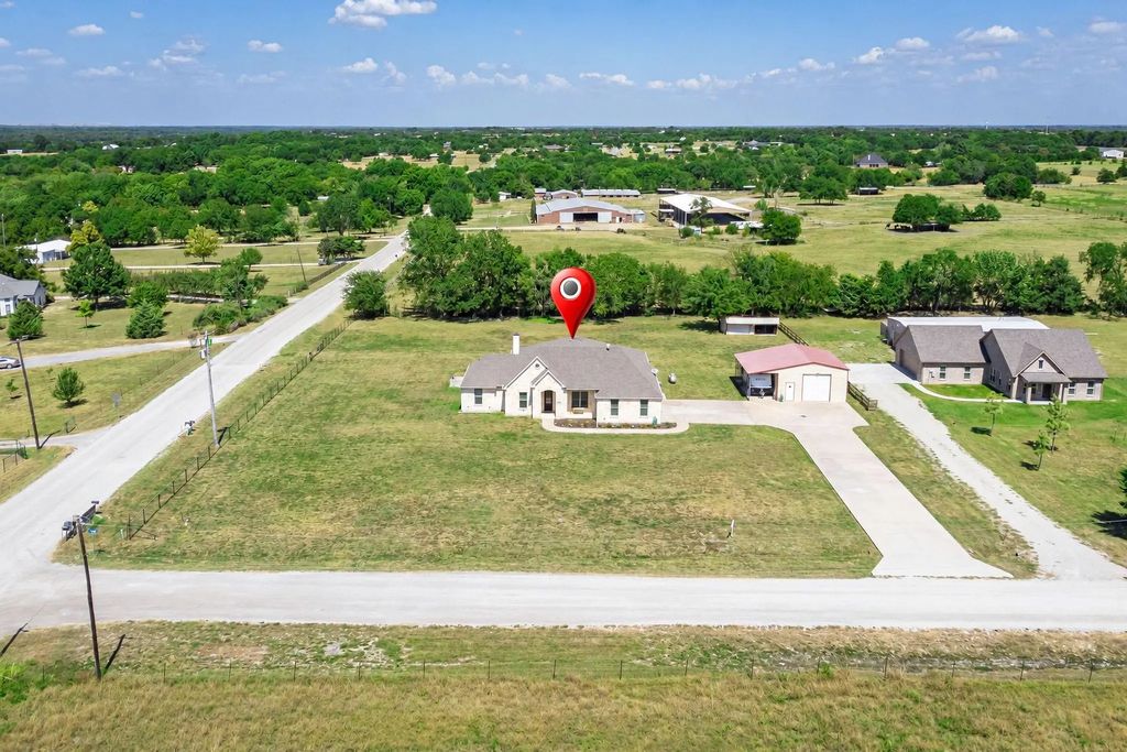 10133 Private Road 5393, Princeton