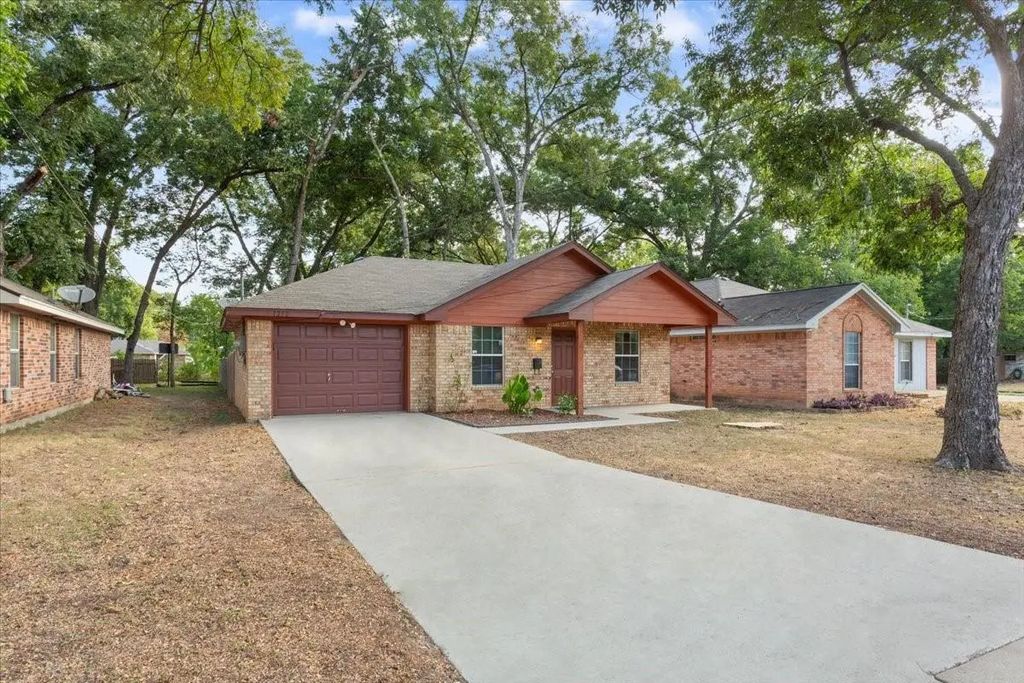 1212 Spring Street, Waco