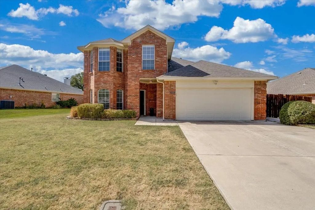 908 Dallas Lane, Lewisville