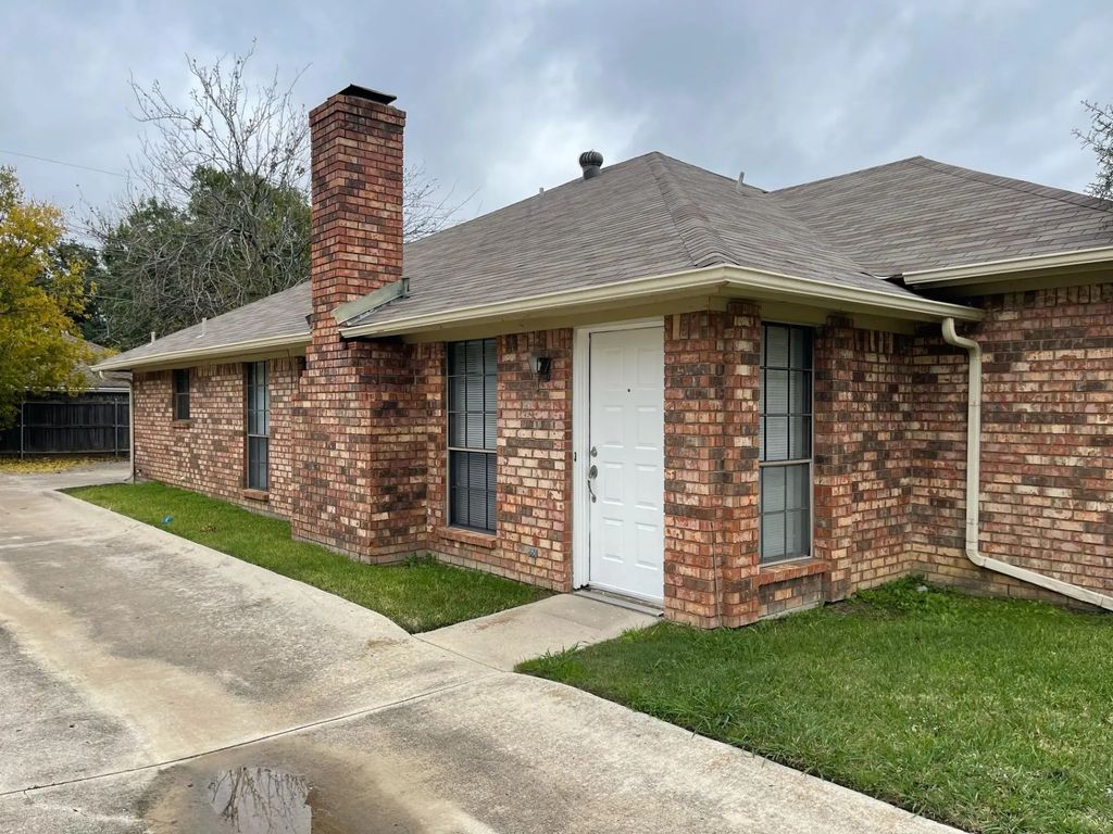 5227 Wild Horse Court, Arlington