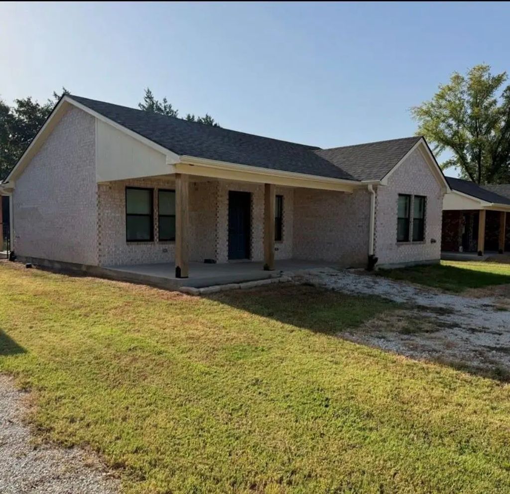 4392 Old Sadler Road, Sadler