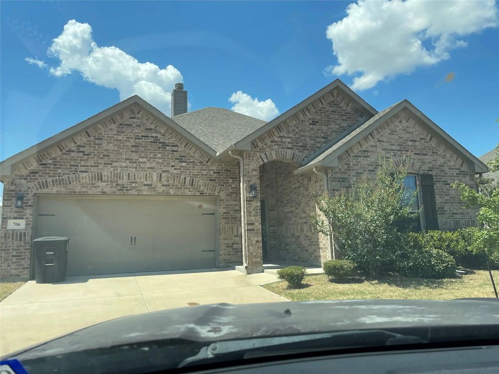 706 Buffalo Creek Drive, Cleburne