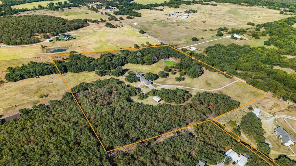872 County Road 1670, Alvord