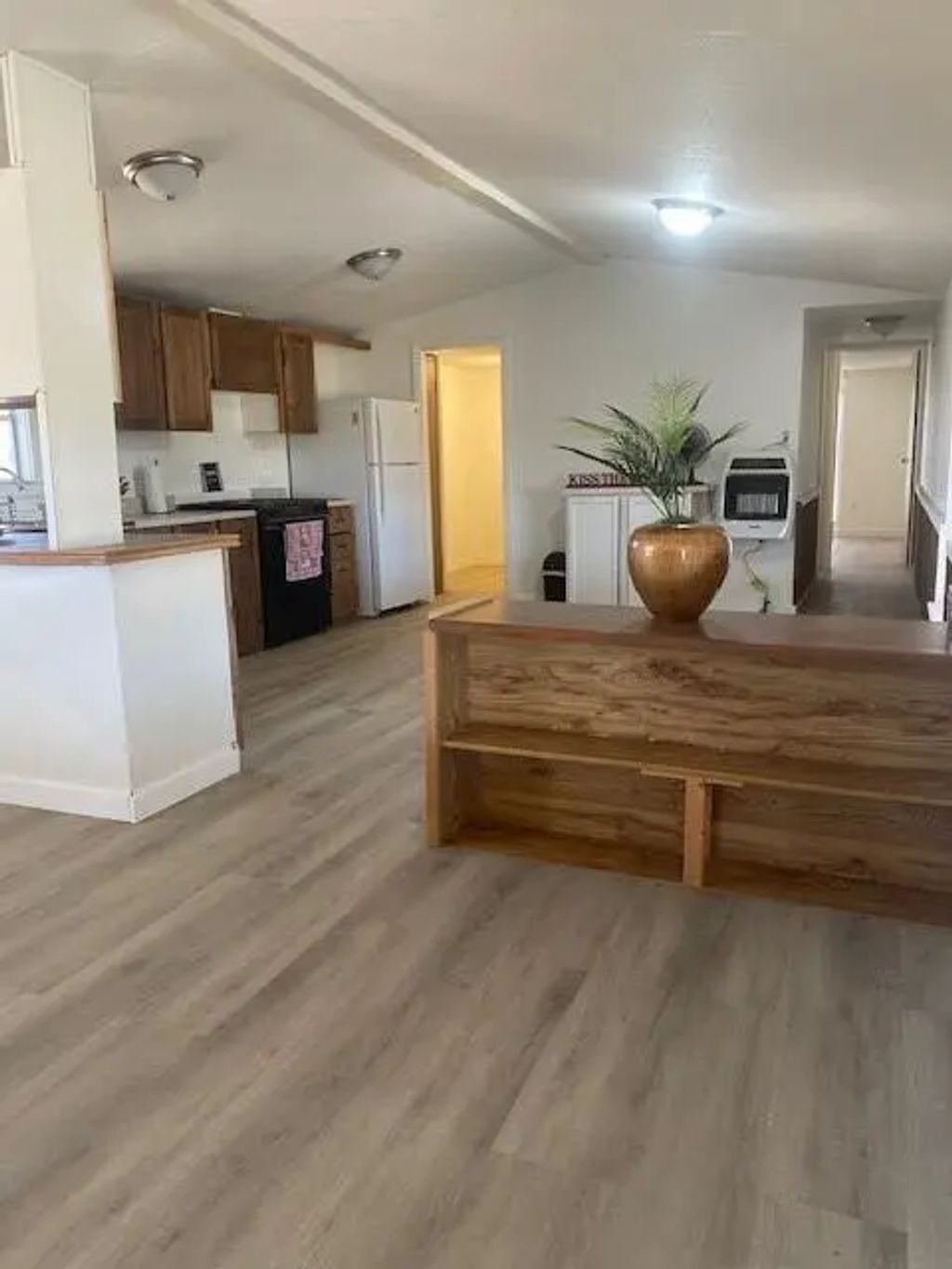 3724 County Road 458, Hawley