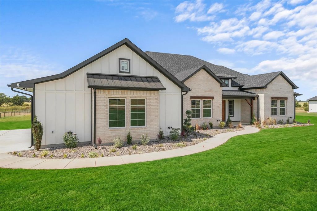 1054 Dixie Estates Way, Whitesboro