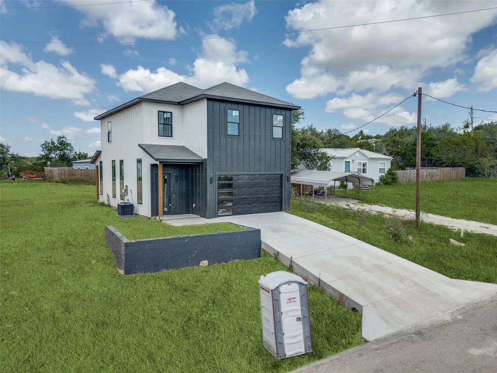 2518 Elk Trail, Granbury