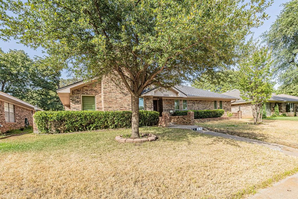 2609 Still Meadow Road, Irving