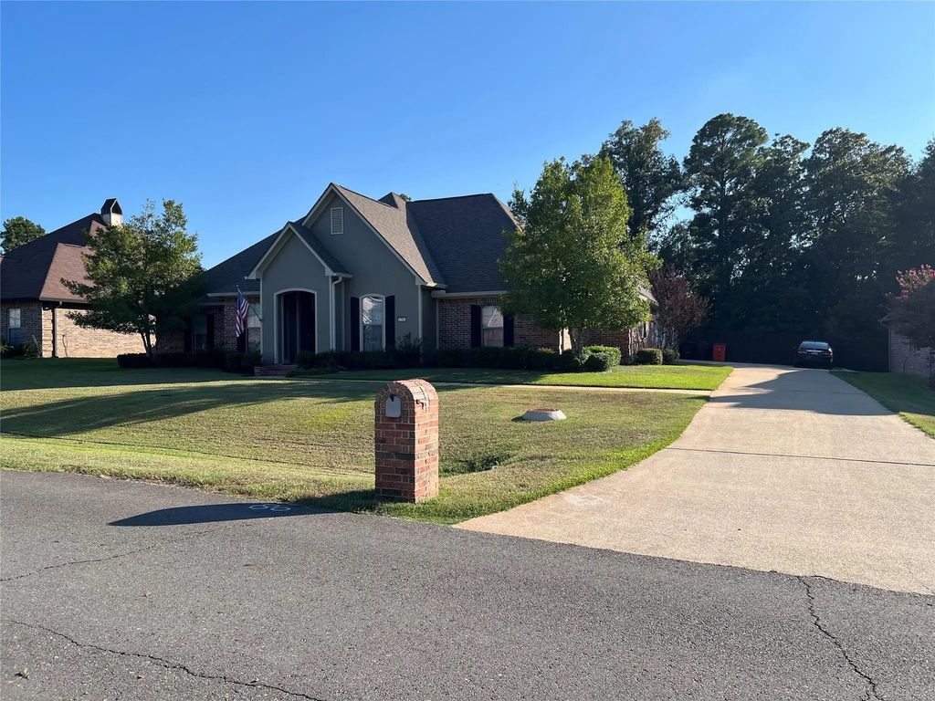 1796 Turning Leaf Trail, Haughton