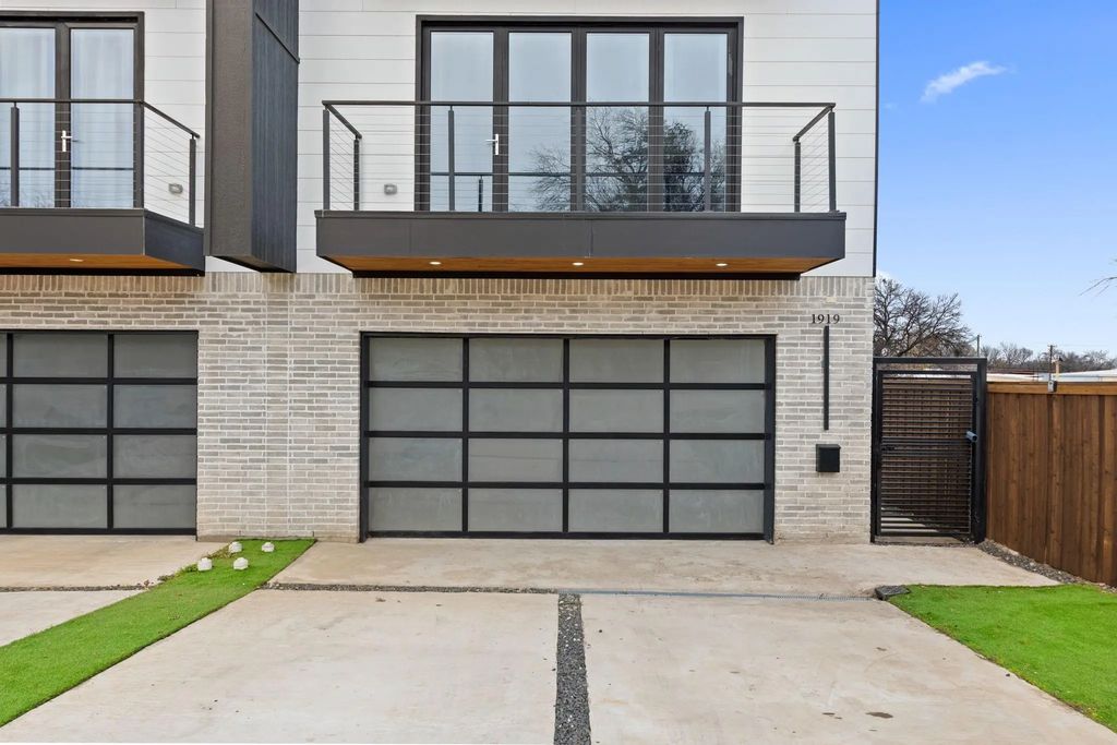 1919 Pollard Street, Dallas