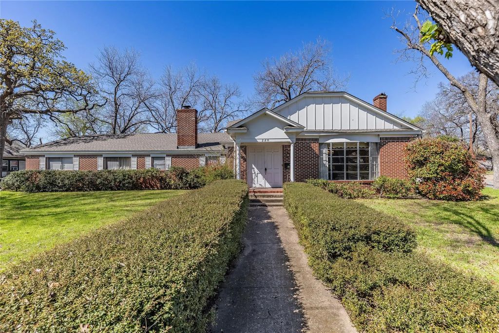220 N Holly, Sherman