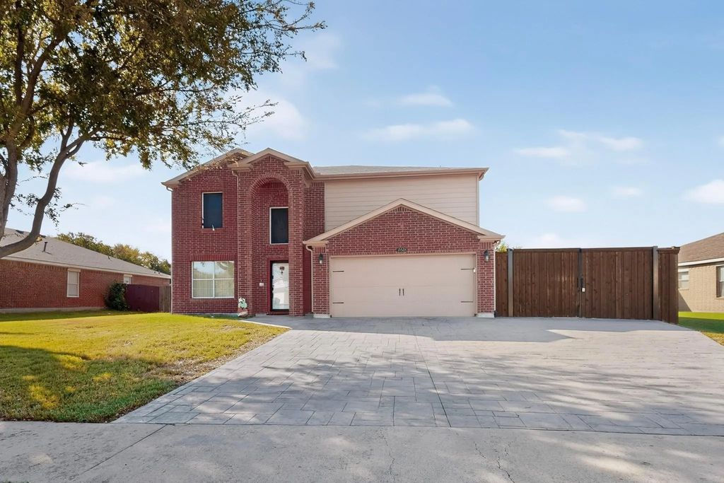 2424 Tailburton Court, Little Elm